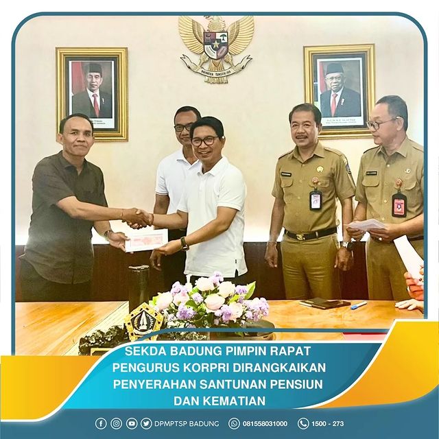 SEKDA BADUNG PIMPIN RAPAT PENGURUS KORPRI DIRANGKAIKAN PENYERAHAN SANTUNAN PENSIUN DAN KEMATIAN